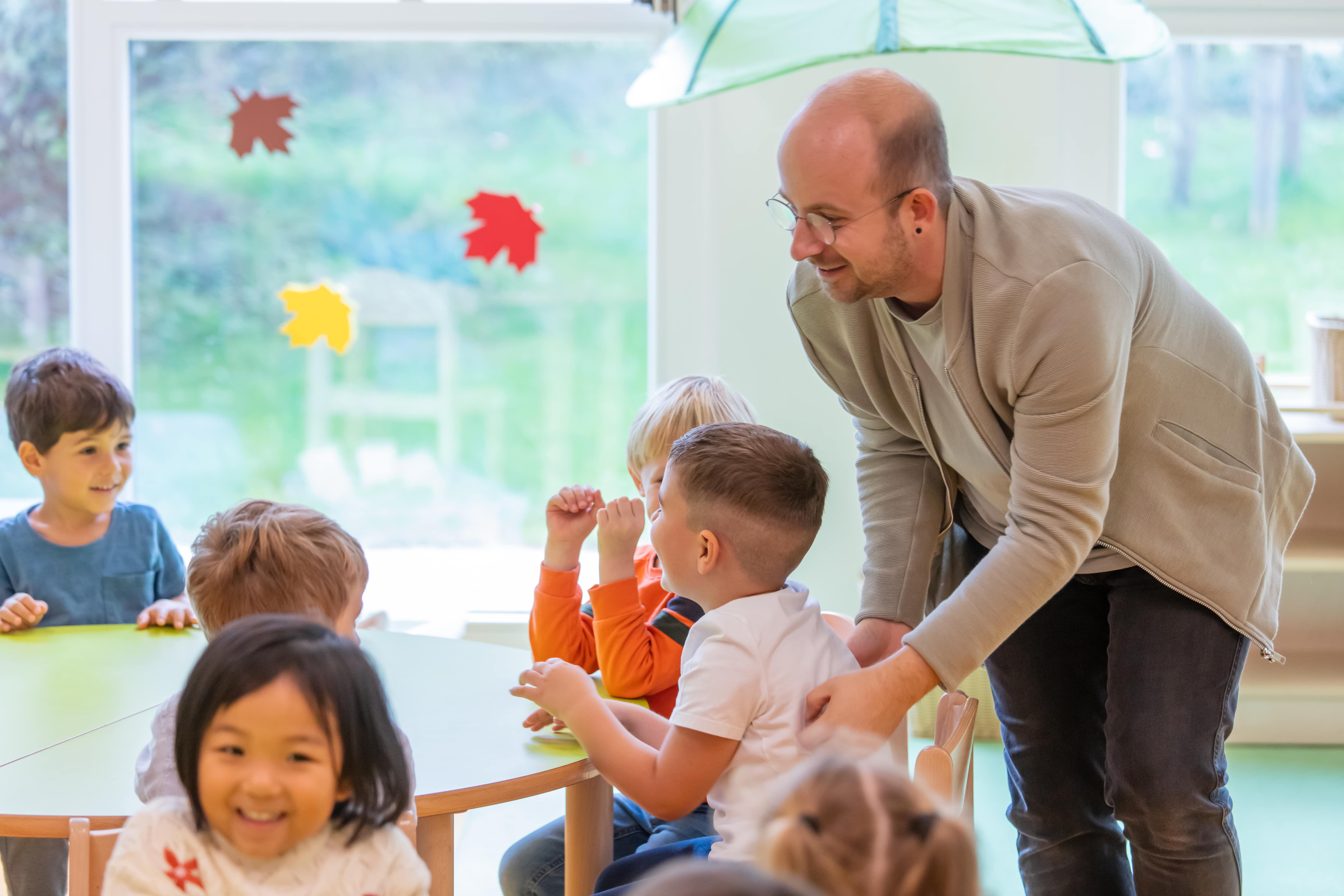 Entdecke die vielfältigen Arbeitsfelder für Erzieher:innen - Welches