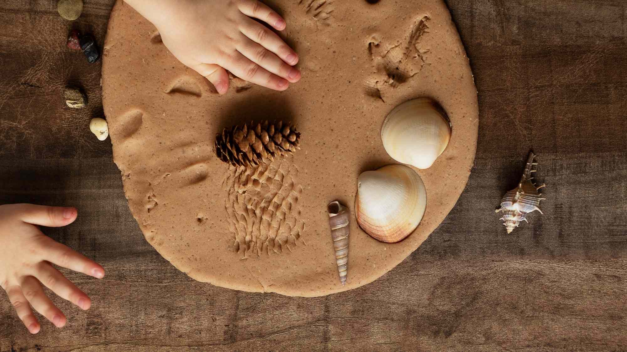 Salzteig Rezept und Abdruck für die Kita | Denk mit Kita