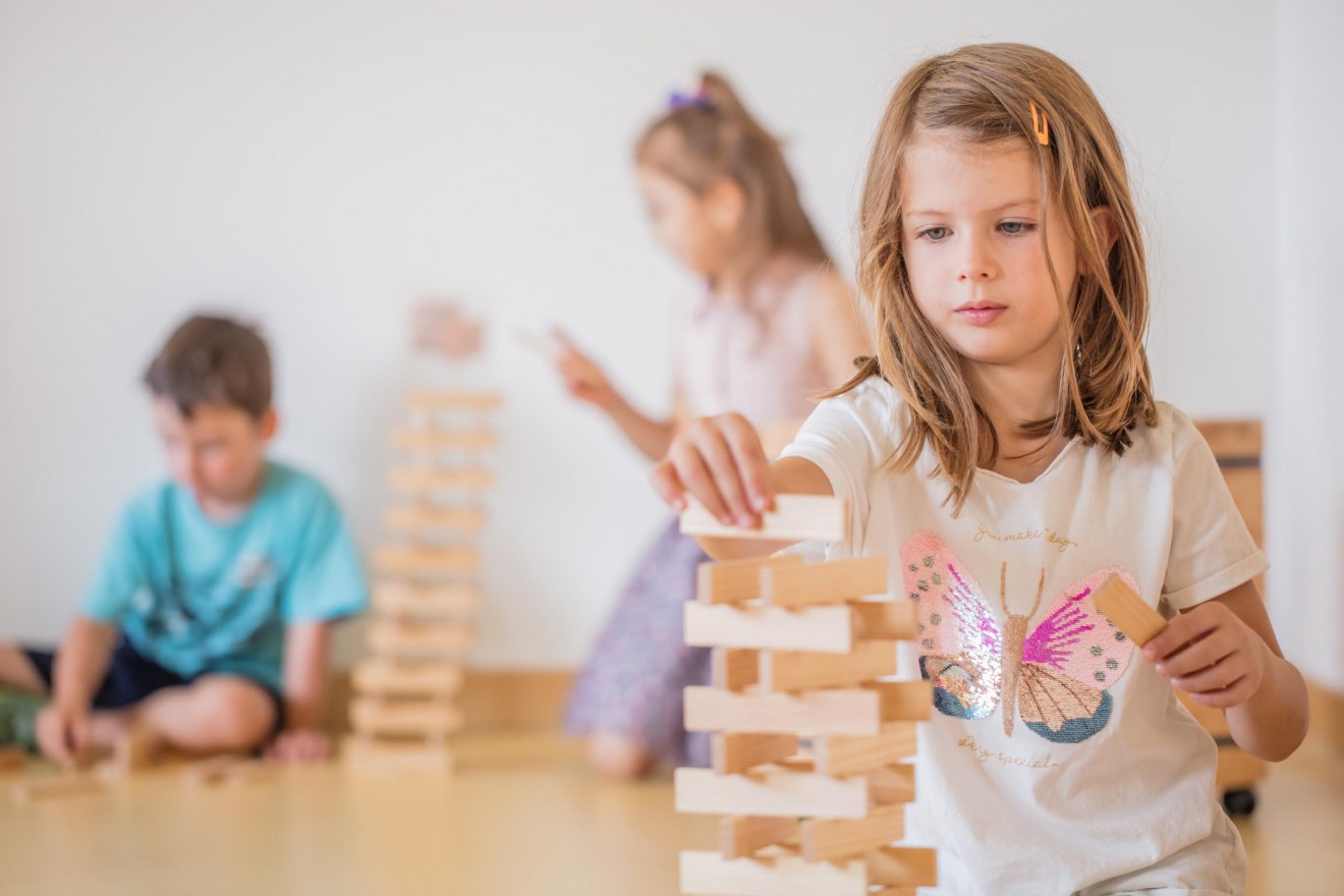 Bauen im Freispiel der Denk mit Kita