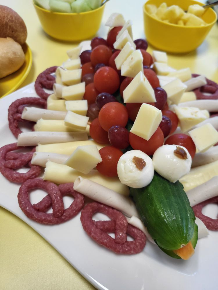 Gemüsetier mit Fingerfood für Kinder