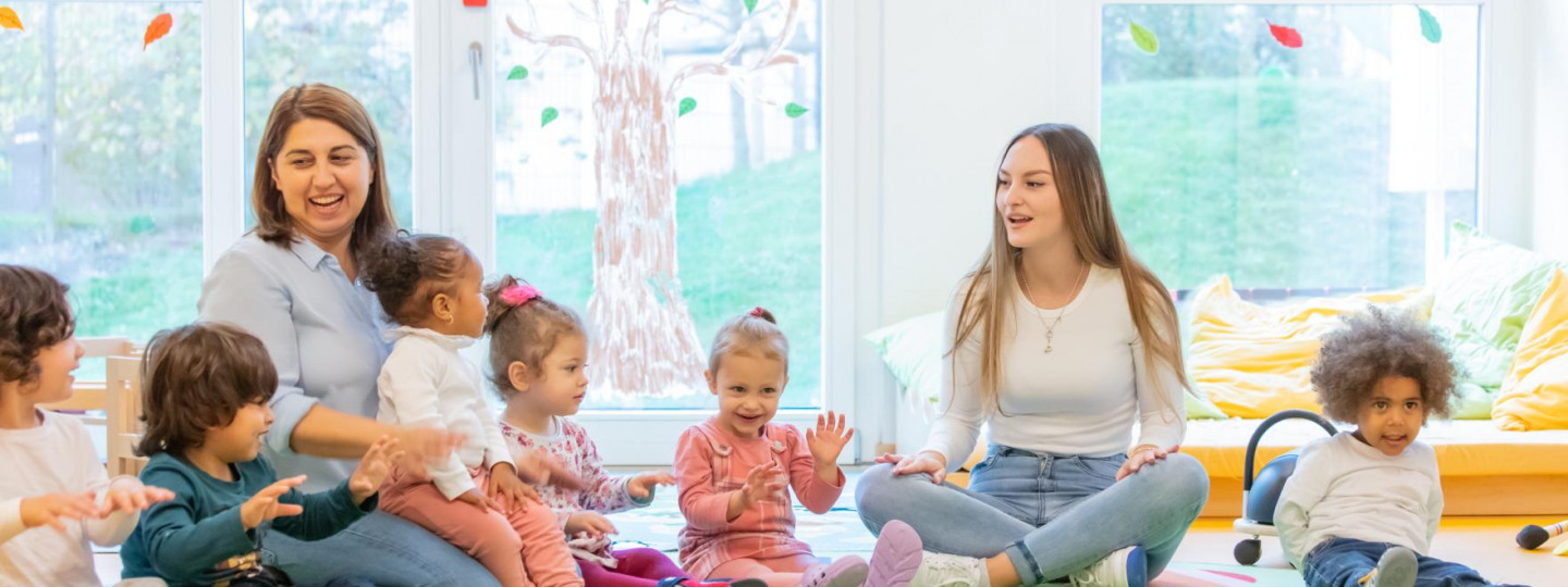 Morgenkreis in der Kinderkrippe der Denk mit Kita