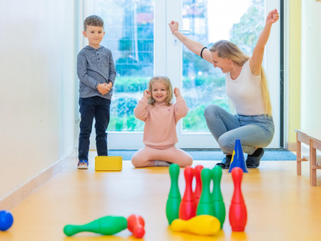 Kegeln im Kindergarten der Denk mit Kita