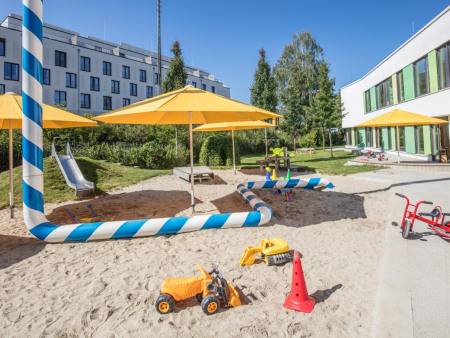 Sandkasten der Denk mit Kita München Berg am Laim