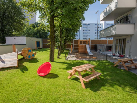 Außenbereich der Denk mit München Neuperlach Zentrum