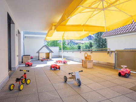 Terrasse der Denk mit Kita Pfullingen, Kurze Straße