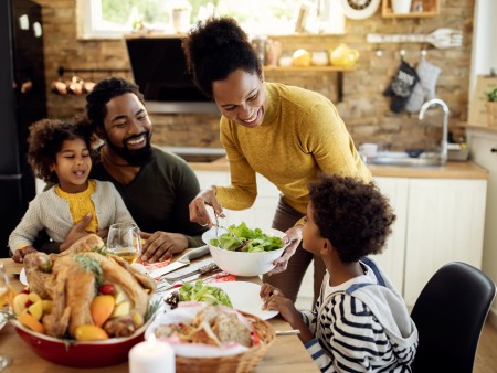 Wenn Kinder nicht mehr essen wollen: Wie Bezugspersonen am besten reagieren