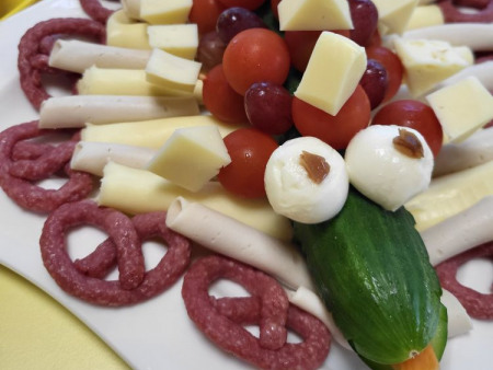 Gemüsetier mit Fingerfood für Kinder