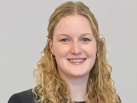 Ansprechpartnerin HR Laura Spitzer